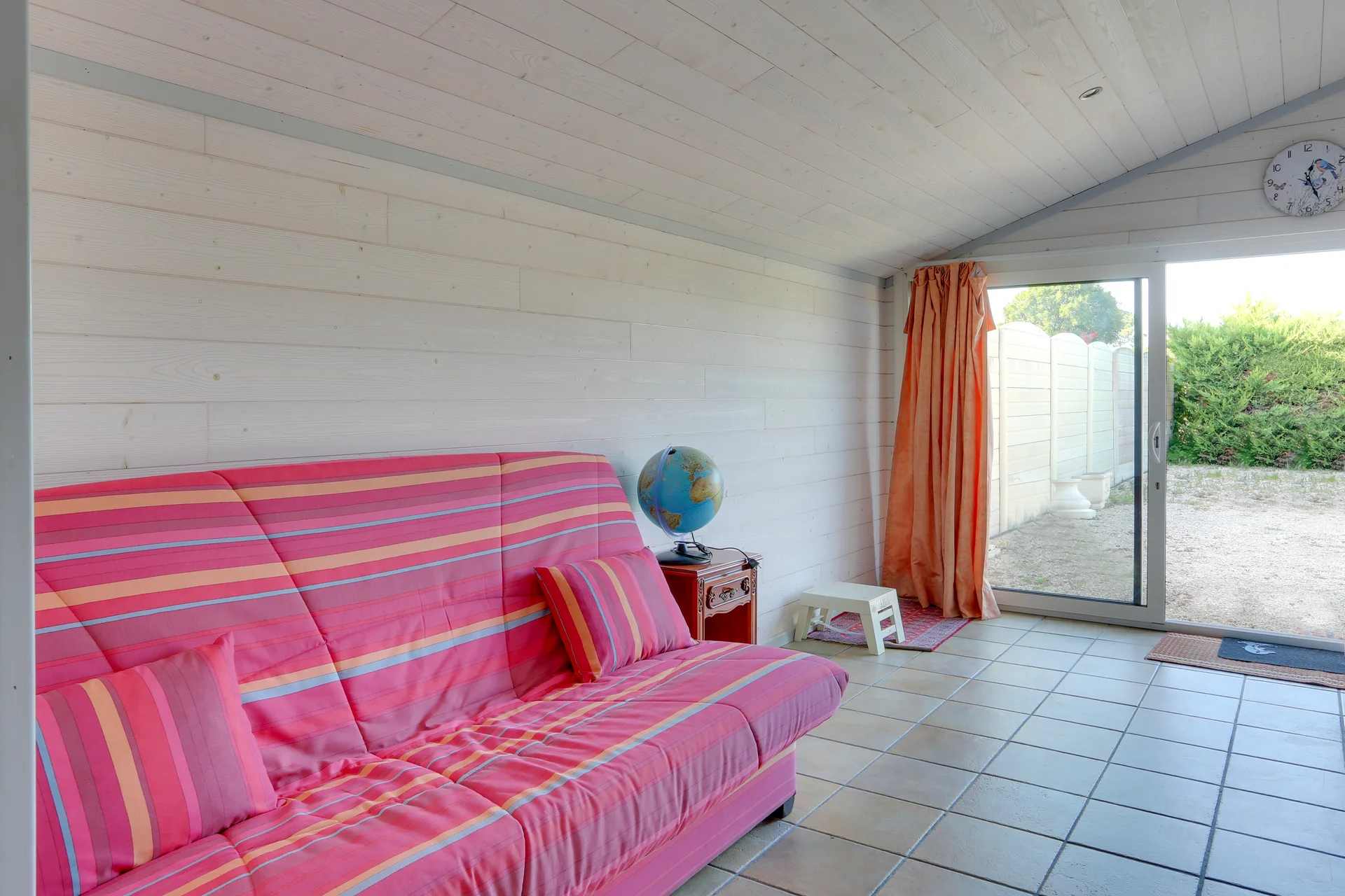 Annexe bois — accès jardin